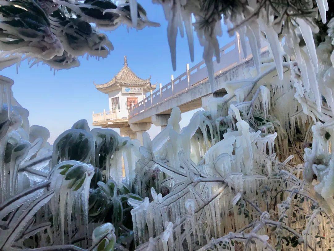 探索无限可能,尽在这是脑筋急转弯,我也不知道是什么嗯,就是白气球打了黑气球,黑气球该怎么办?